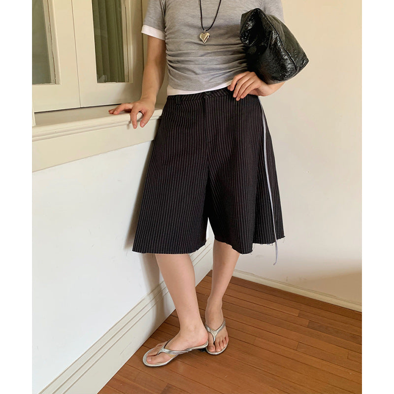 Dame afslappede shorts med elegante nålstriber og praktiske lommer Stilla