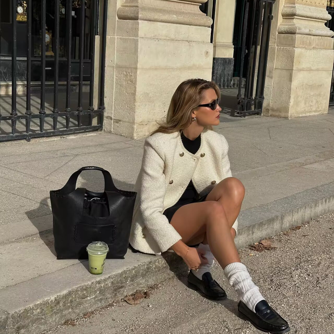 Dame Elegant Boucle-Jakke med gyldne knapper og praktiske lommer Stilla