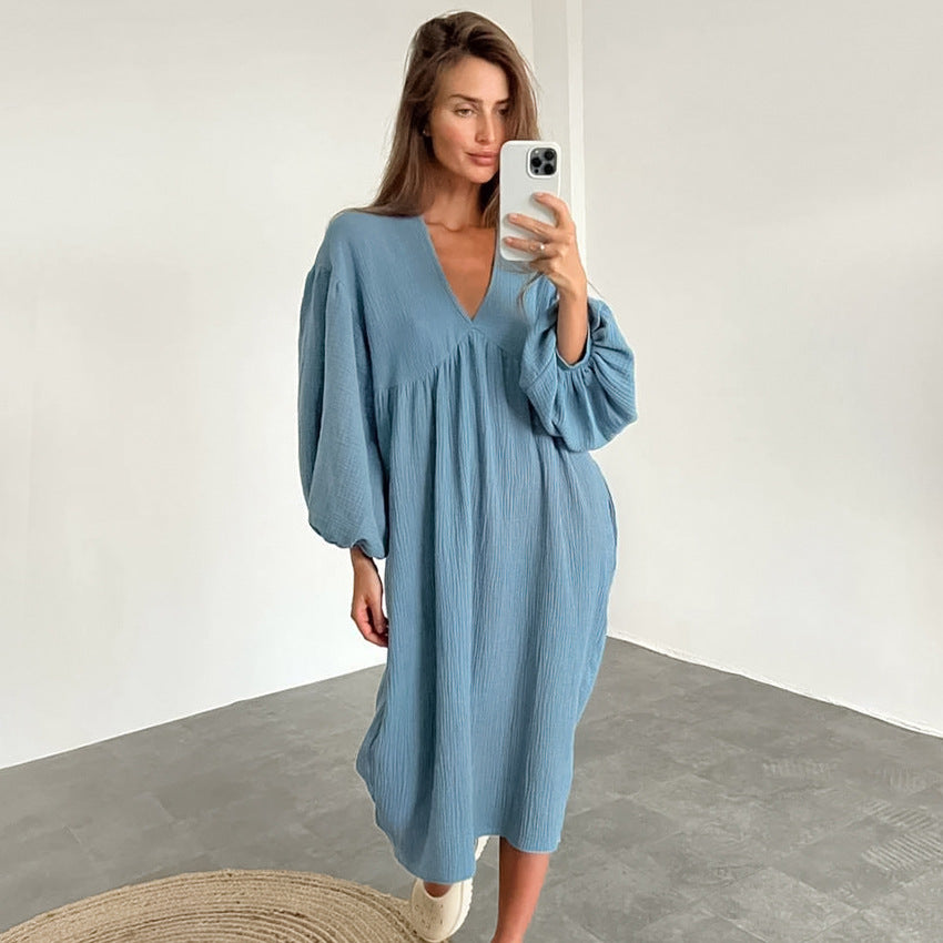 Dame afslappet midi-kjole med dyb V-udskæring og ballonformede ærmer Stilla