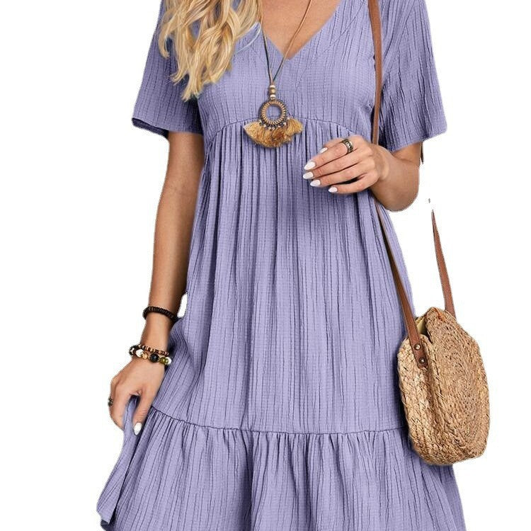 Dame afslappet kortærmet kjole med flæser og V-udskæring Stilla