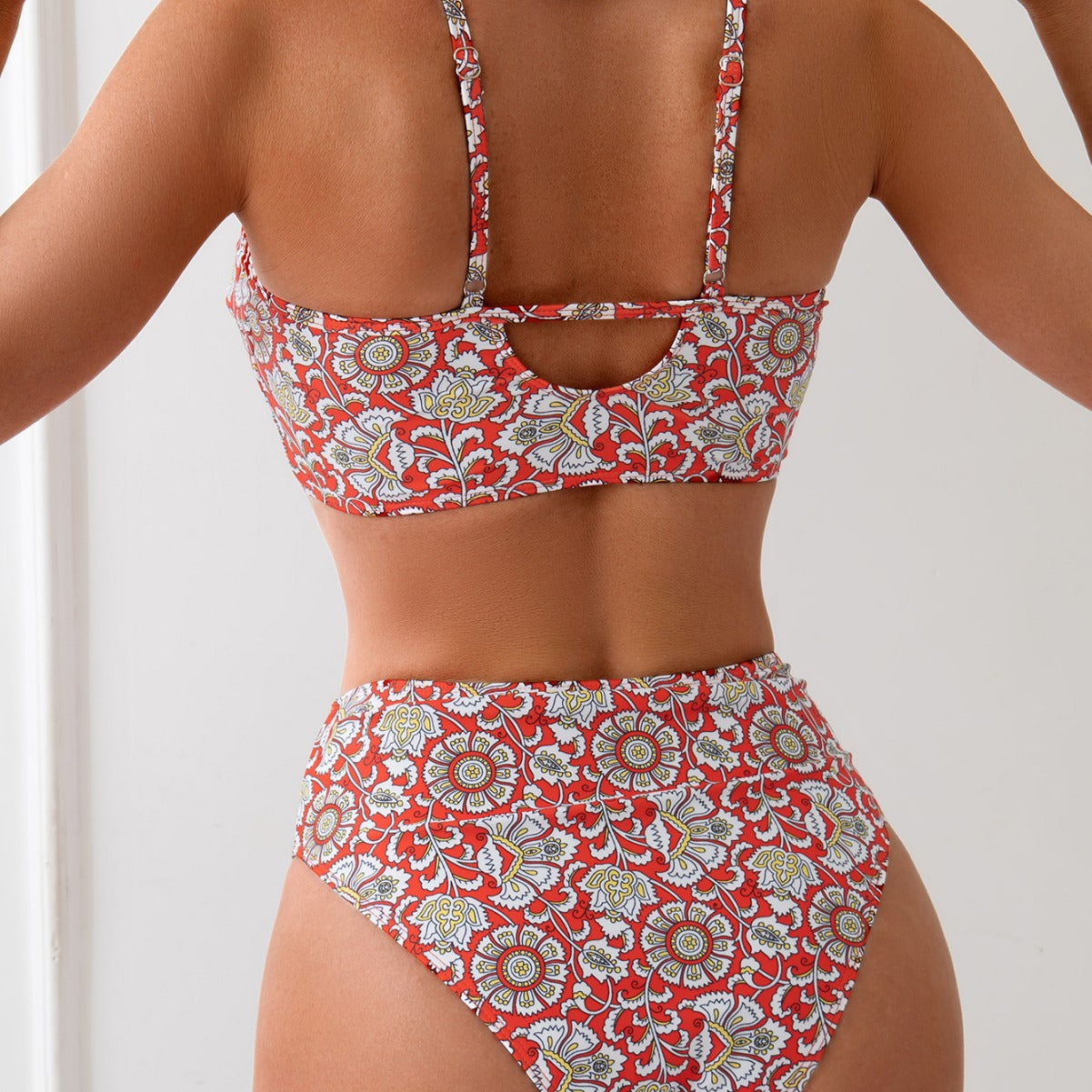 Dame Cropped Bindebikini-top Stilla