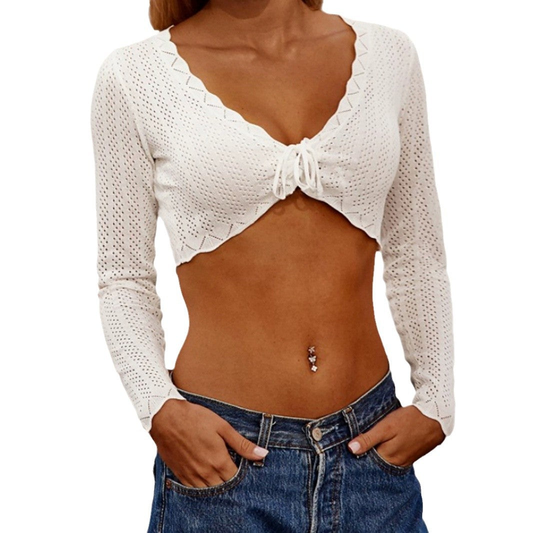 Dame cropped strikbluse med sløjfe lukning og hullet design Stilla