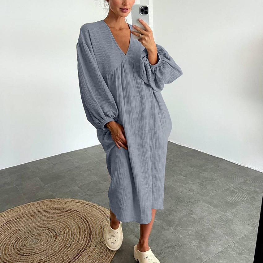 Dame afslappet midi-kjole med dyb V-udskæring og ballonformede ærmer Stilla