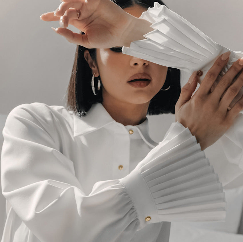 Dame elegant Bluse med plisserede ærmer og knaplukning Stilla