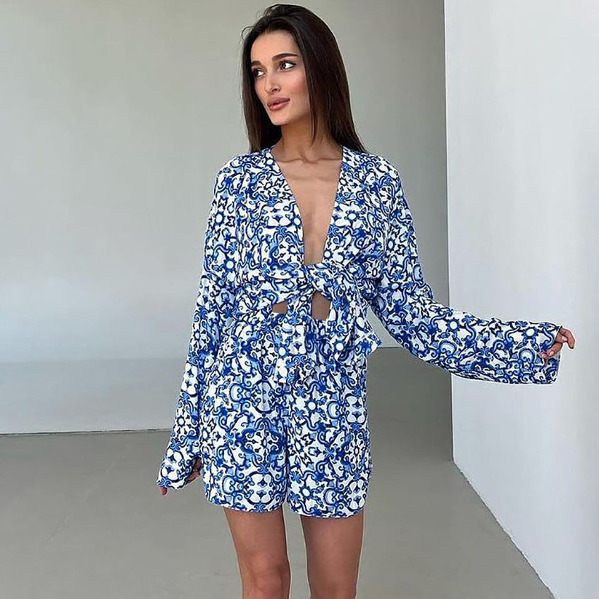 Dame afslappet lounge-sæt med blomstret mønster og centralt binde bælte Stilla