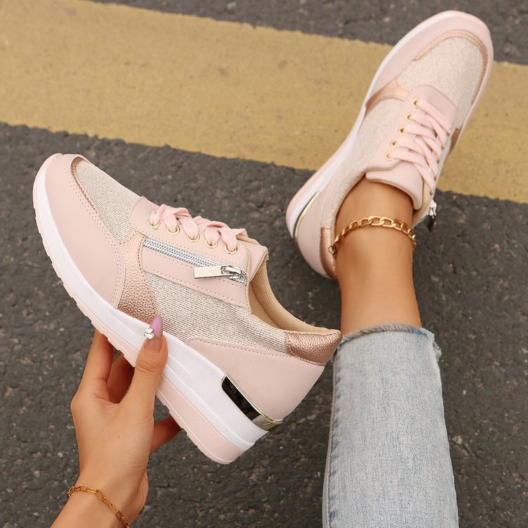 Dame Sneakers med glitrende overflade og praktisk lynlås Stilla