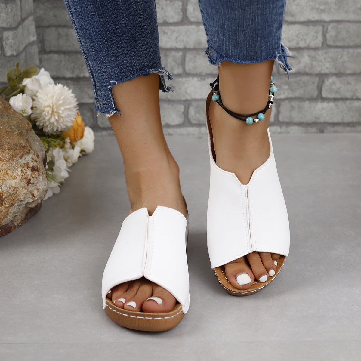 Dame åbne pantoletten med elegant snit og drømmende fodseng Stilla