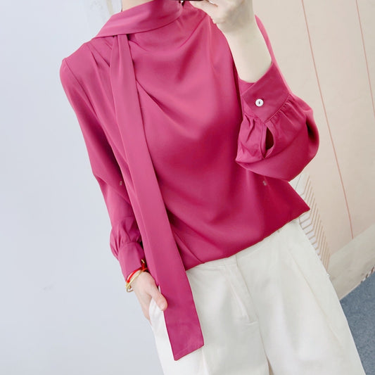 Dame elegant bluse med moderigtig bånd og voluminøse ærmer Stilla