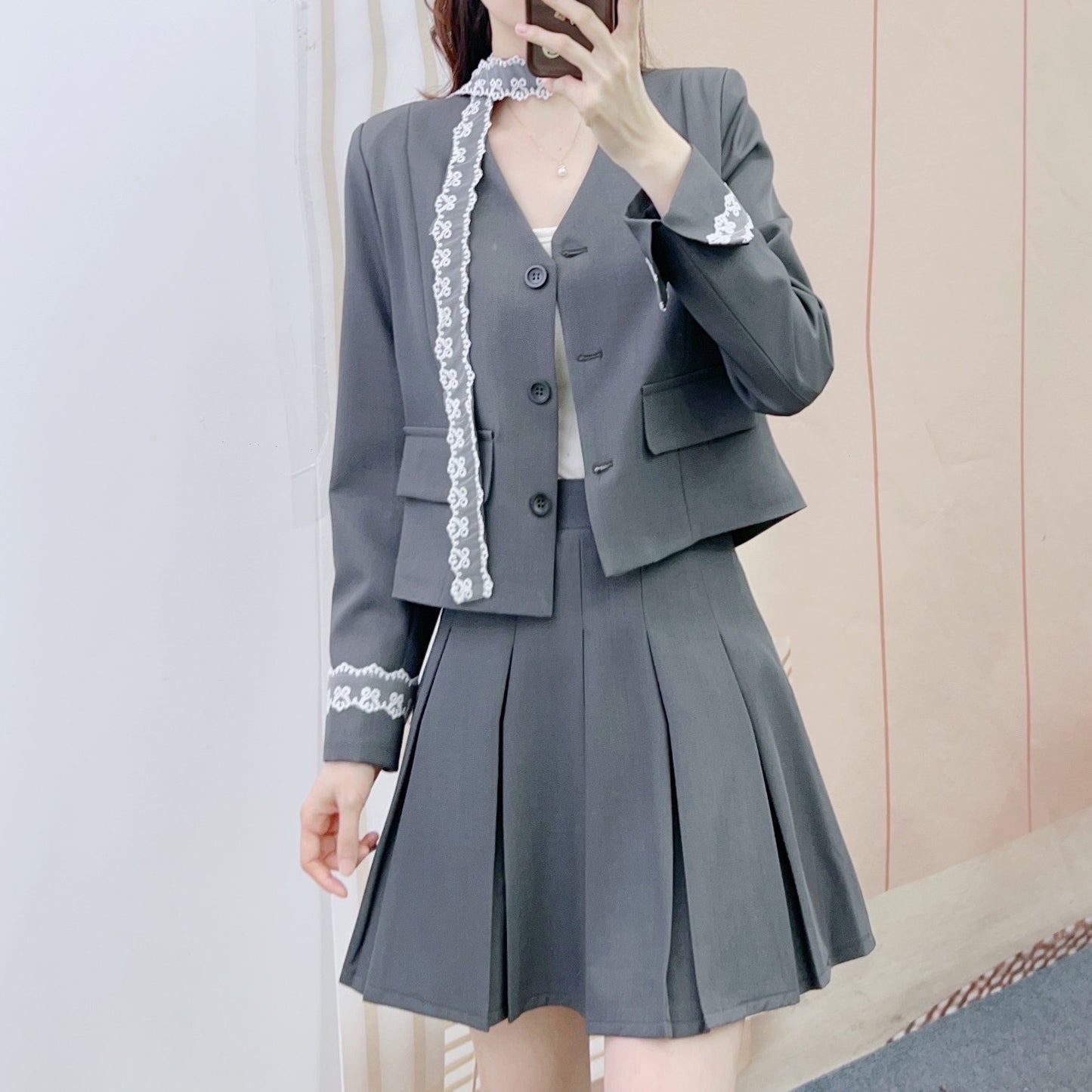 Dame elegant blazer sæt med flettet detalje Stilla