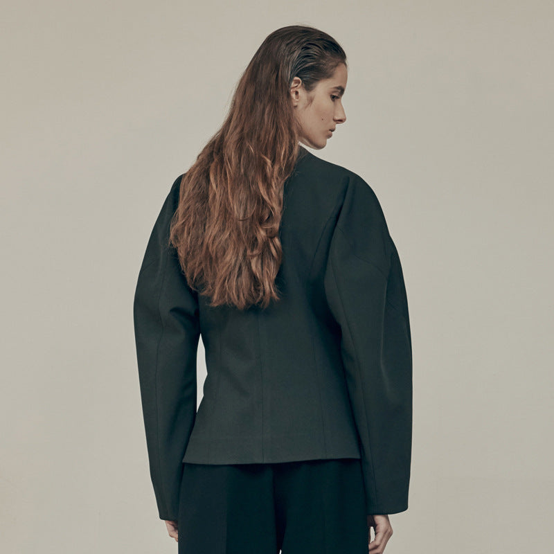 Dame elegant bluse med generøse ærmer og moderne indpakningssnit Stilla