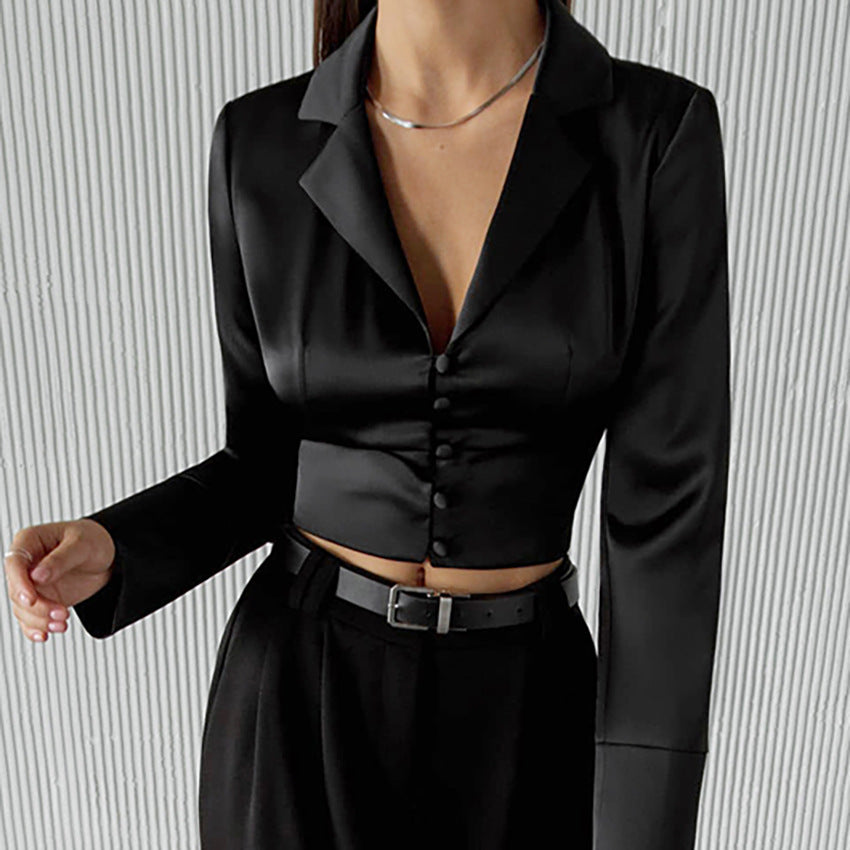 Dame Elegant cropped bluse med klassisk krave og knapdetalje Stilla