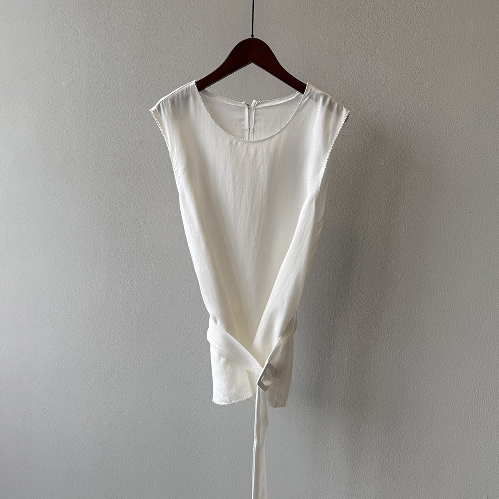 Dame afslappet indpakningsbluse lavet af højkvalitets viskose-blanding med ensfarvet design og sidelæns bindebånd Stilla