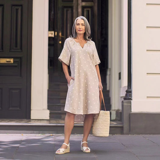 Dame afslappet casual-kjole med praktiske lommer og fashionable V-udskæring Stilla