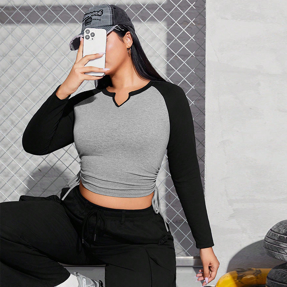 Dame cropped langærmet skjorte med V-udskæring og sideløjfer Stilla