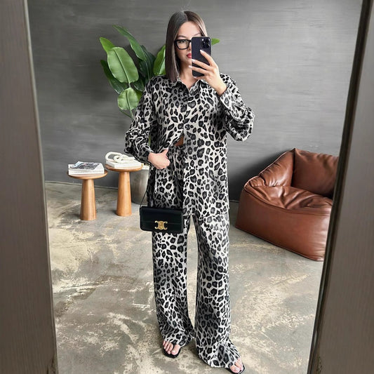 Dame Mønstret Jumpsuit med elegant Bindebælte Stilla