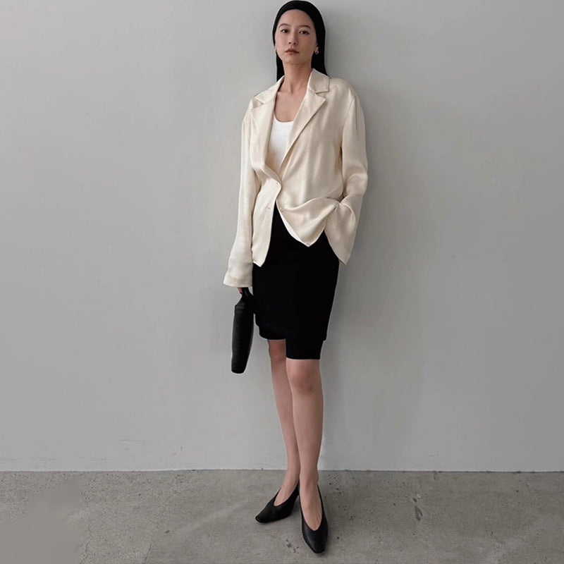 Dame afslappet oversized blazer i høj kvalitets satin med elegant snit og praktiske lommer Stilla