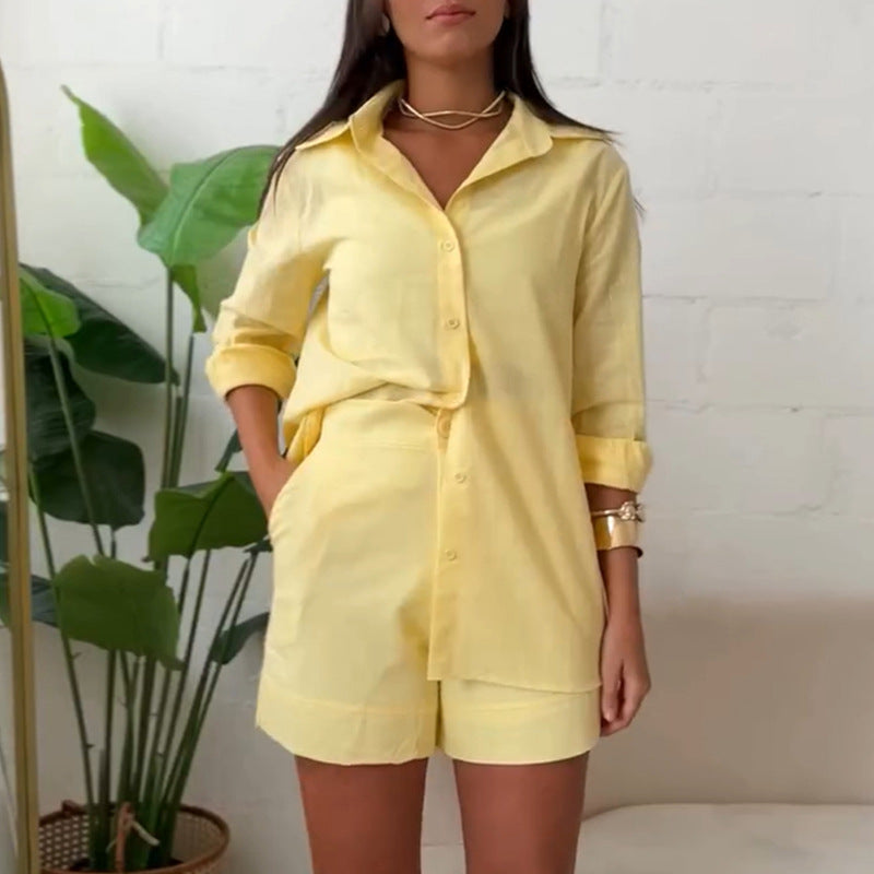 Dame kombi-sæt bestående af bluse og shorts med elegant snit Stilla