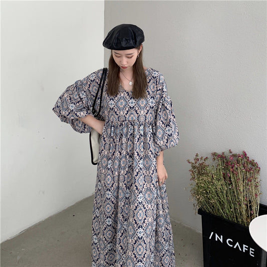 Dame afslappet Boho-kjole med flæseærmer og V-hals Stilla