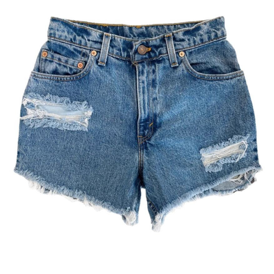 Dame Destroyed Jeansshorts i vintage stil med frynset kant og moderne ripped-detaljer Stilla