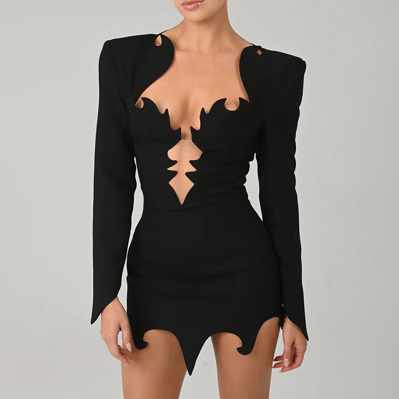 Dame Cut-Out Aftenkjole med innovativt design og dyb udskæring Stilla