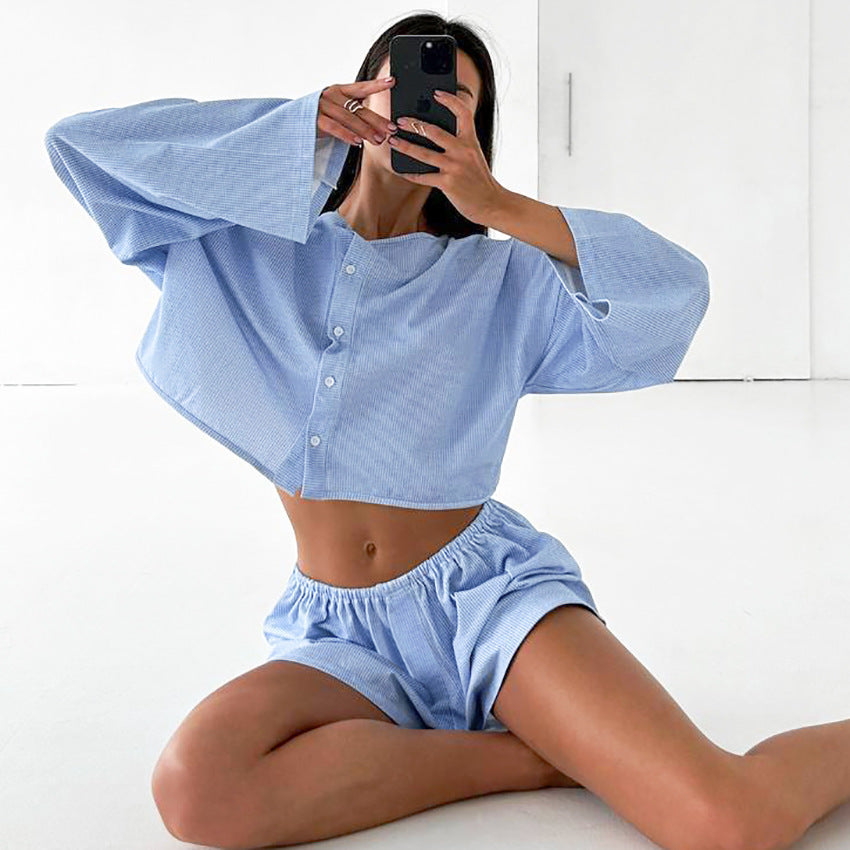 Dame afslappet cropped bluse- og shorts-sæt med vidde skårne ærmer og knapdetaljer Stilla