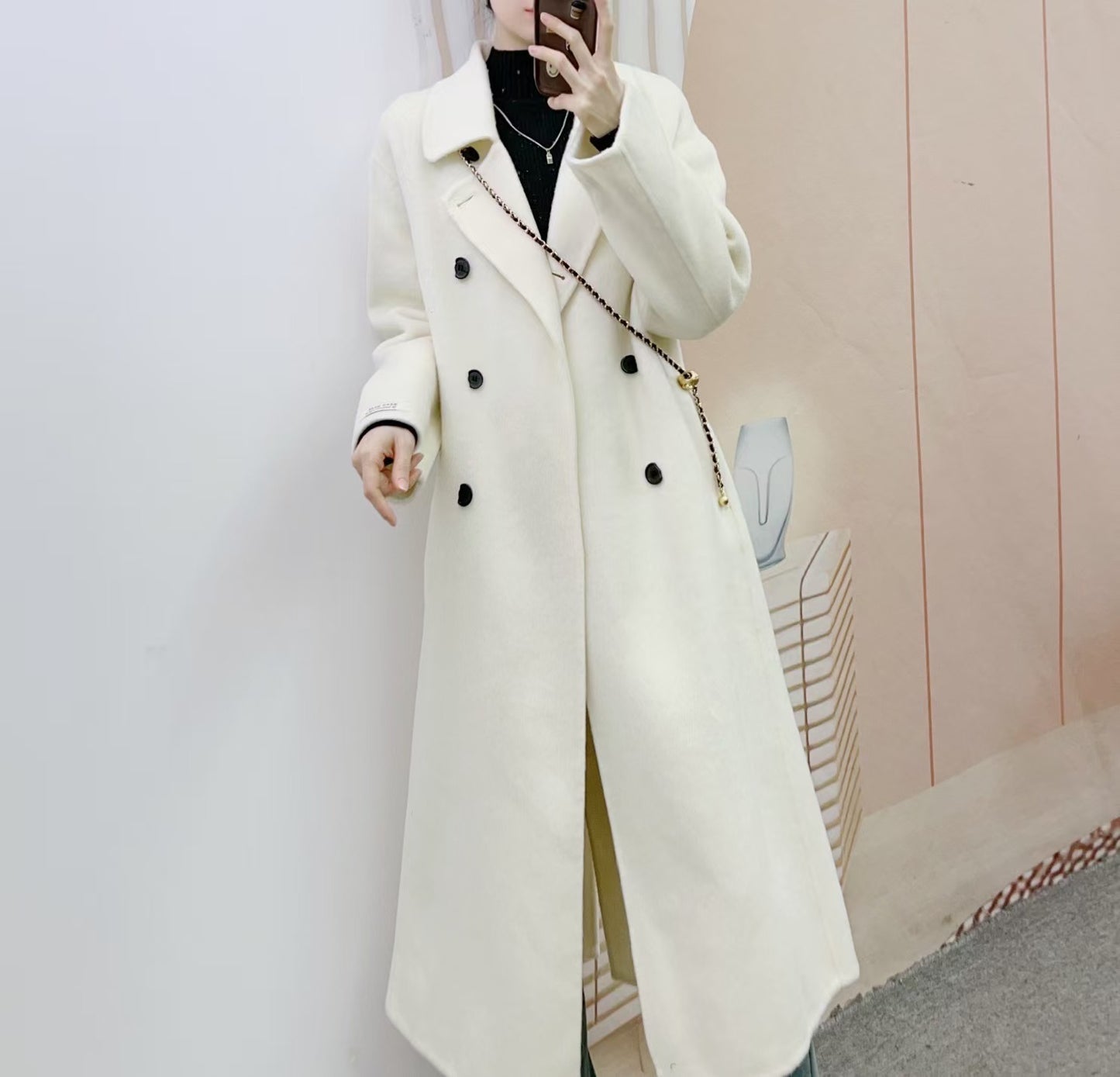 Dame Dobbelt knapbar frakke lavet af højkvalitets uldmix med elegant revers Stilla