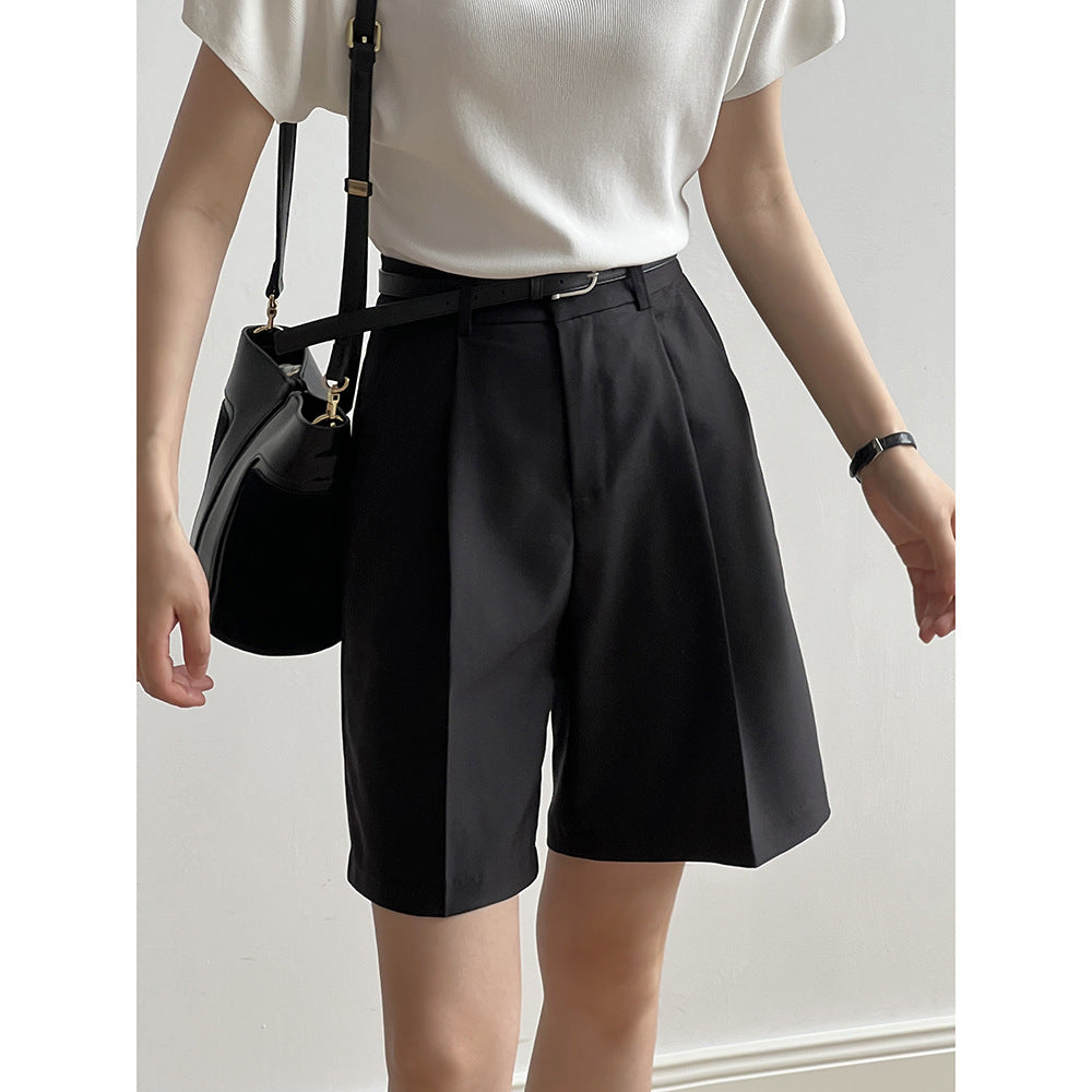 Dame casual shorts med fashionable folder og taljebælte Stilla