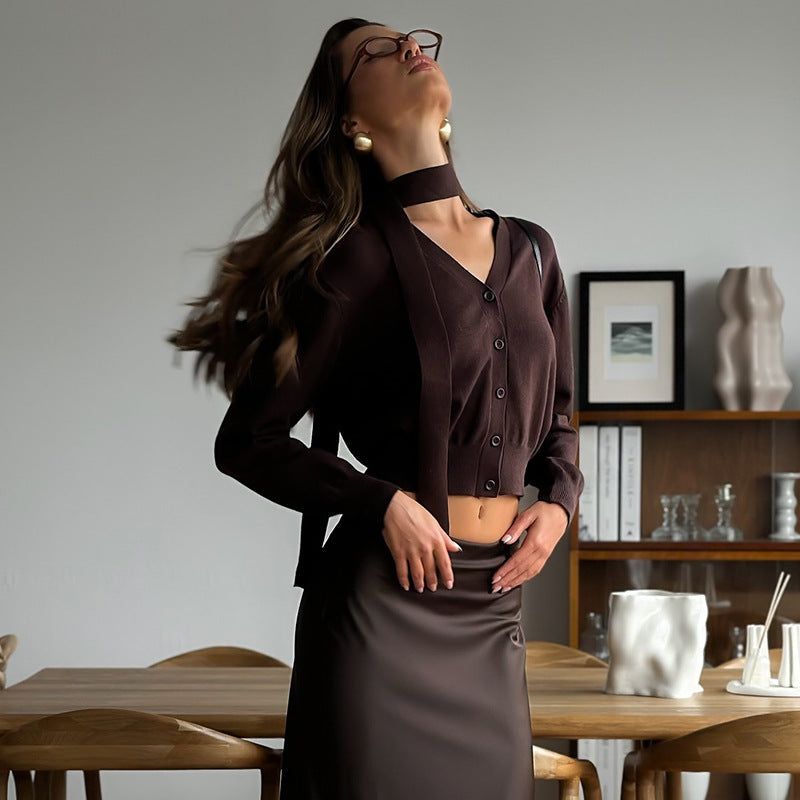 Dame cropped Cardigan med innovativ snøredetalje Stilla