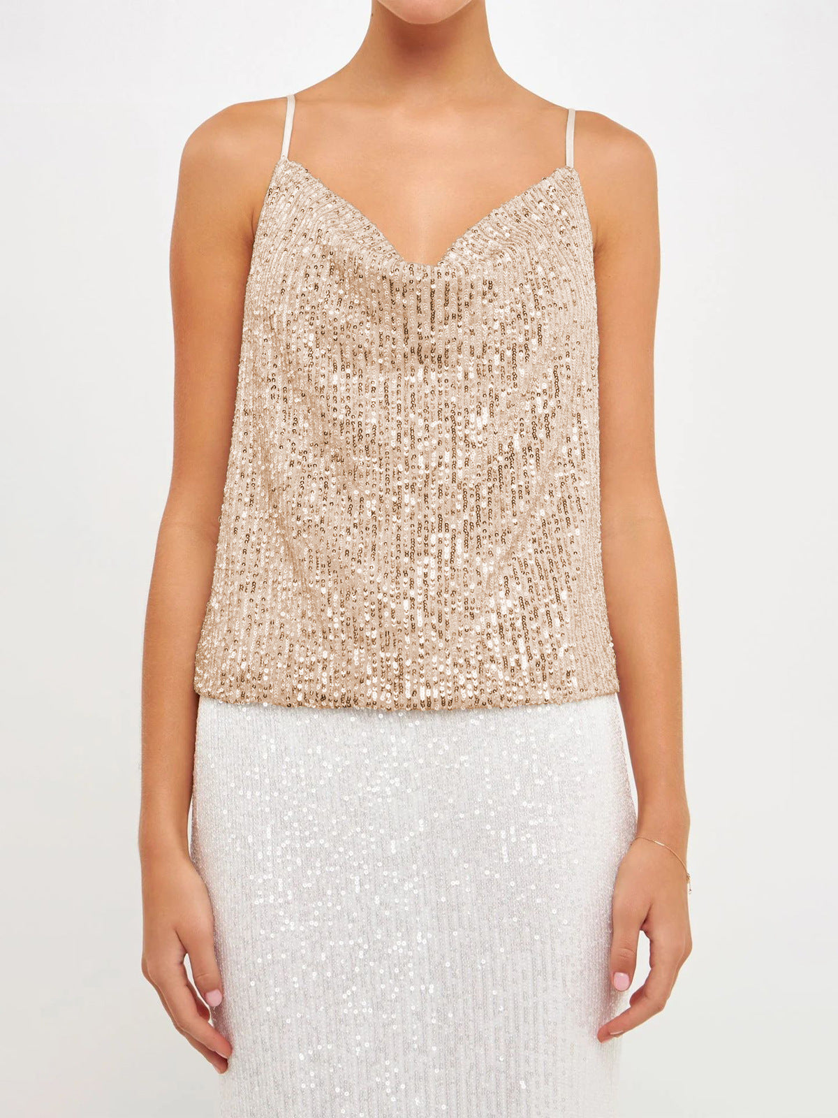 Dame elegant cami-top med skinnende effekt og justerbare stropper Stilla