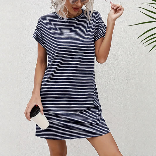 Dame afslappet stribet kortærmet kjole med praktiske lommer og rund halsudskæring Stilla