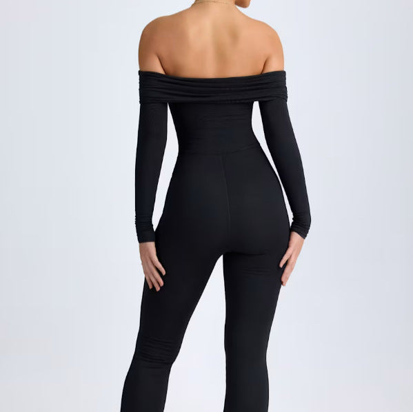 Dame jumpsuit med skulderfri design og figurskærende snit Stilla