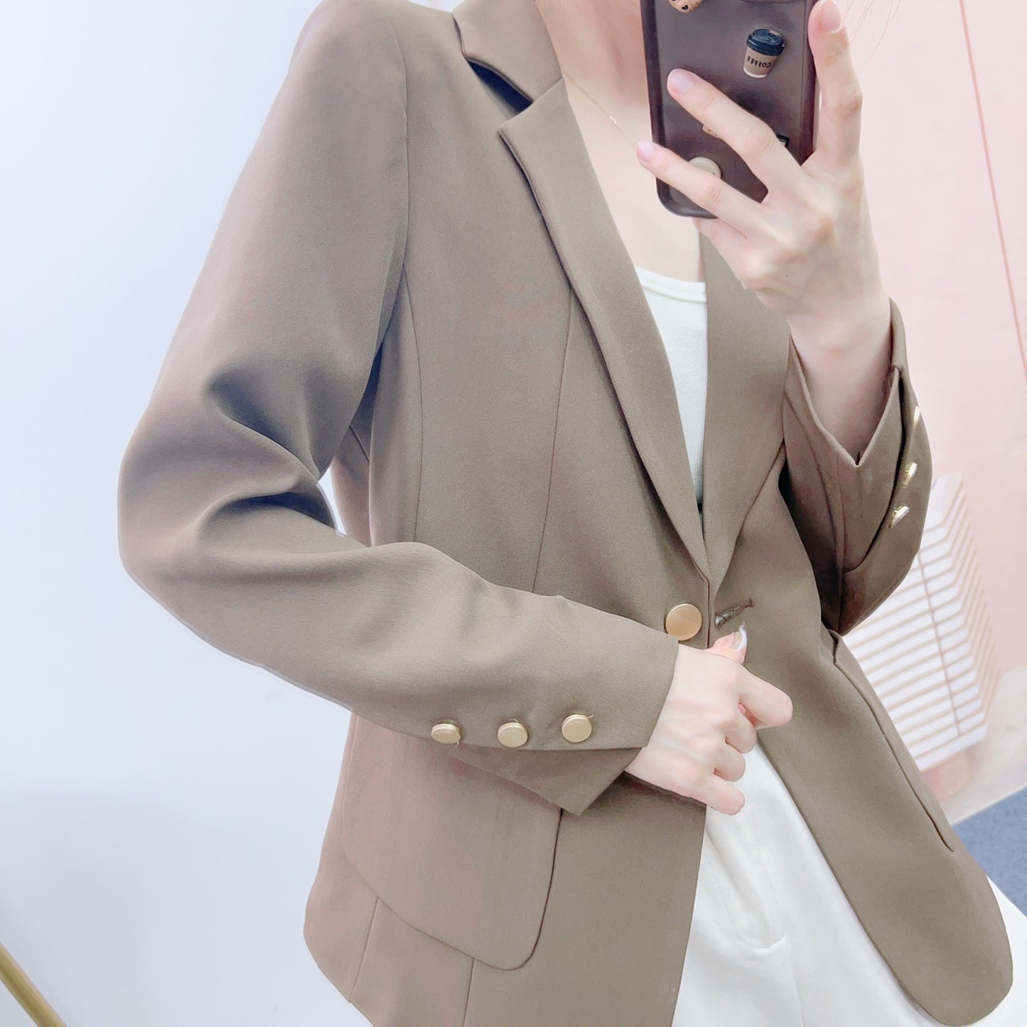 Dame Elegant Blazerjakke med raffinerede knapdetaljer og tætsiddende silhuet Stilla