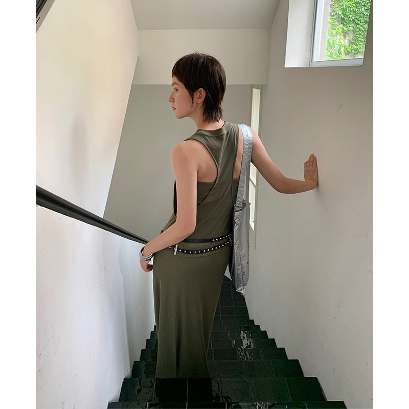 Dame afslappet maxikjole med asymmetrisk snit og stiligt bælte Stilla