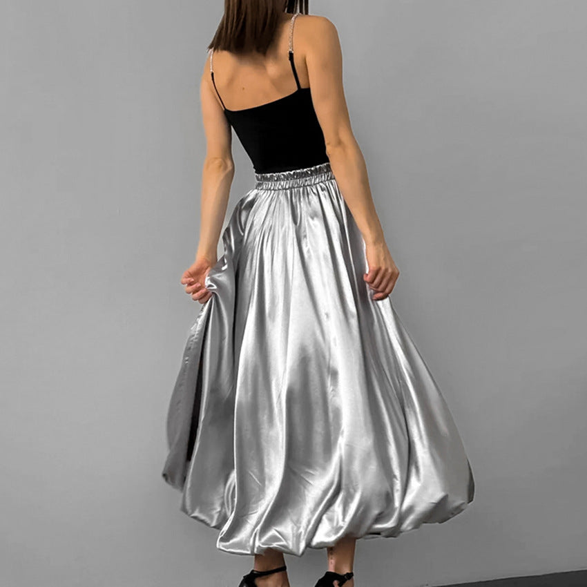 Dame Elegant flydende Maxiskørt i glitrende satin Stilla