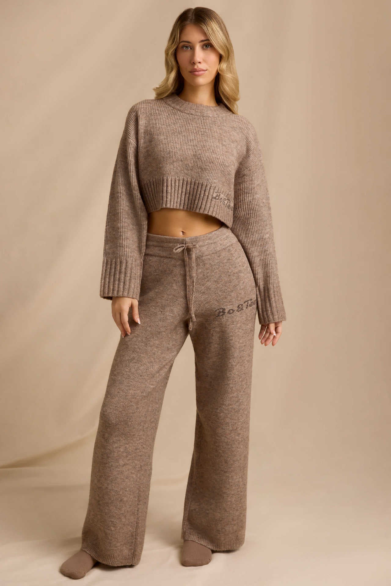 Dame afslappet og komfortabel strik sæt med cropped sweater og brede bukser Stilla