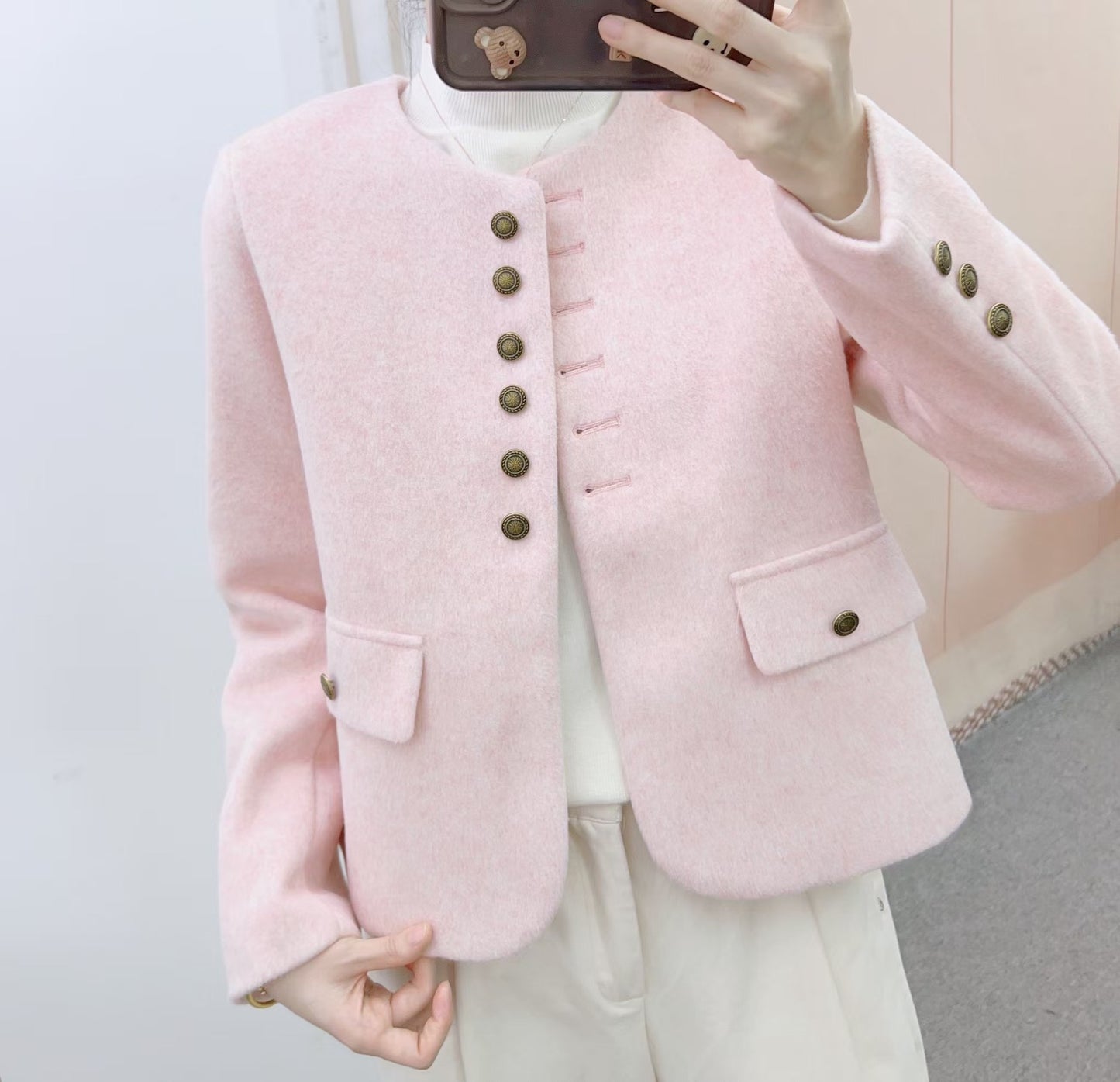 Dame elegant Boucle-jakke med dekorative knapper og praktiske lommer Stilla