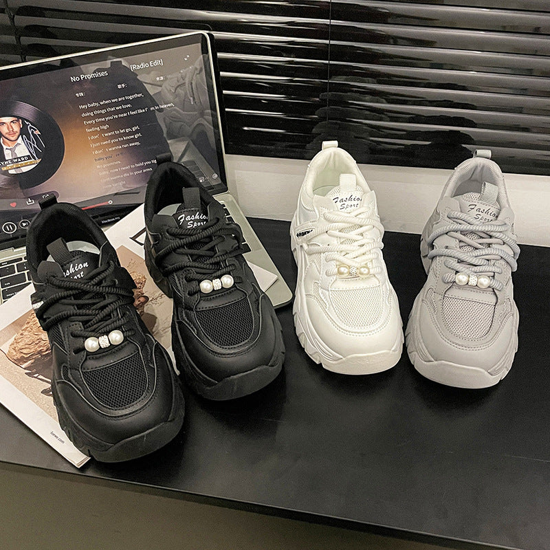 Dame Chunky Sneakers med fashionable perledetaljer og åndbart mesh-overflade Stilla