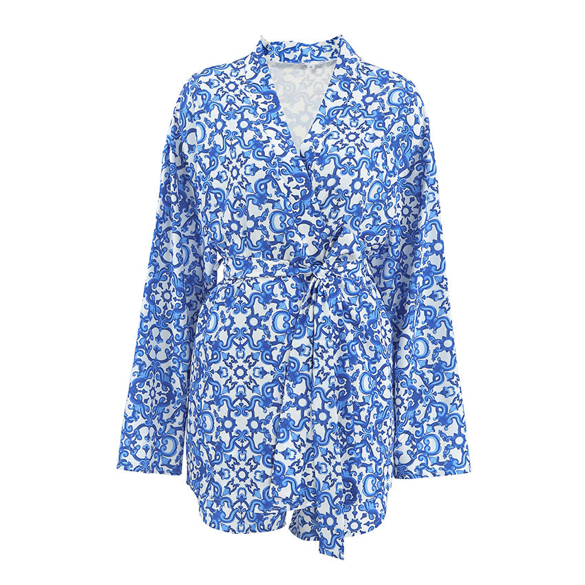 Dame afslappet lounge-sæt med blomstret mønster og centralt binde bælte Stilla