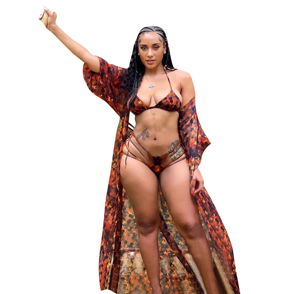 Dame Elegant bikini-sæt med gennemsigtig strandkåbe og moderne snitdetaljer Stilla