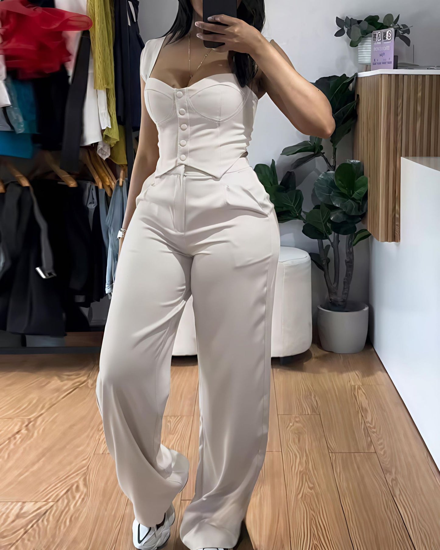 Dame Elegante p jumpsuit med tætsiddende overdel og vidde ben Stilla