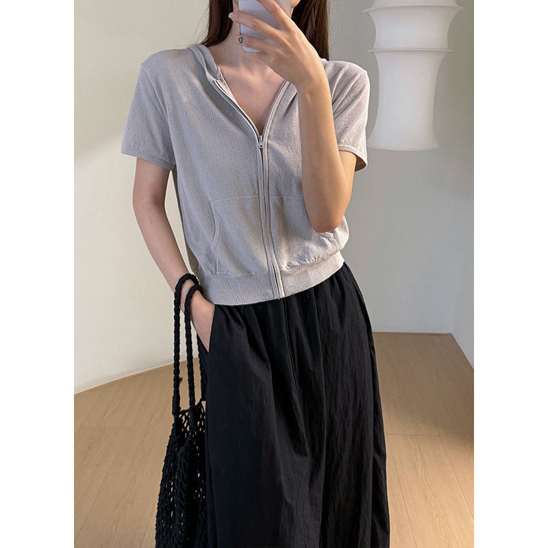 Dame afslappet hættejakke med kort snit og praktiske lommer Stilla