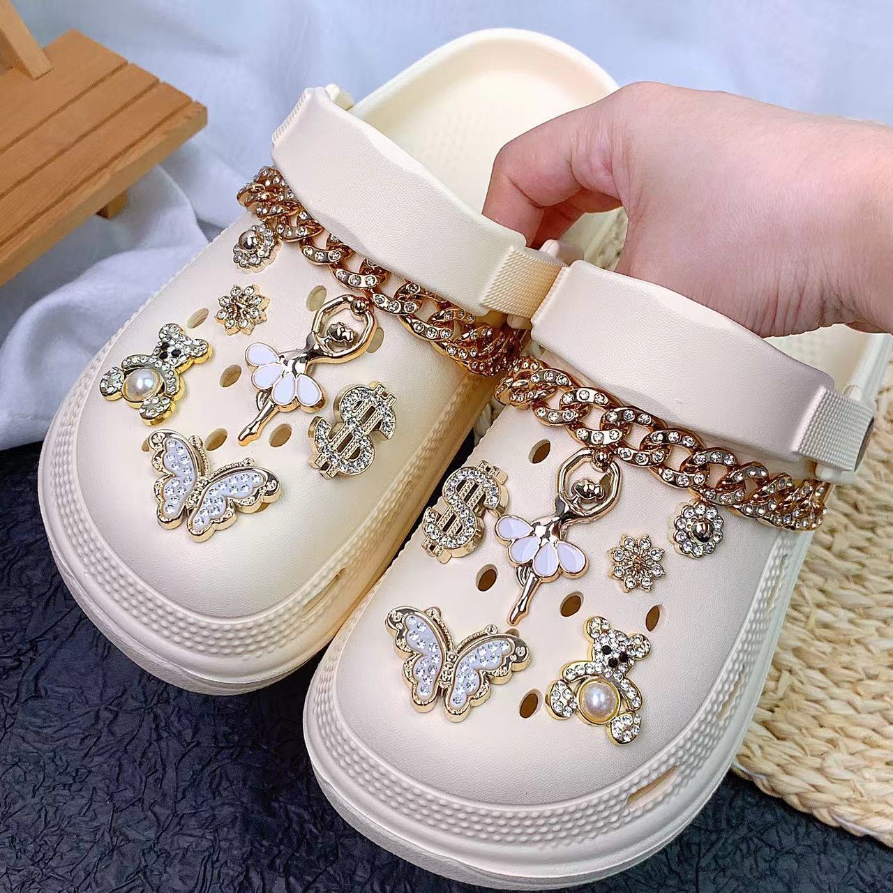 Dame Dekorerede Clogs med Glamourøse Smykke Detaljer Stilla