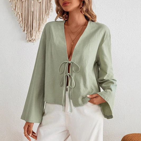 Dame afslappet skjortejakke med dyb V-hals og sløjfe lukning Stilla