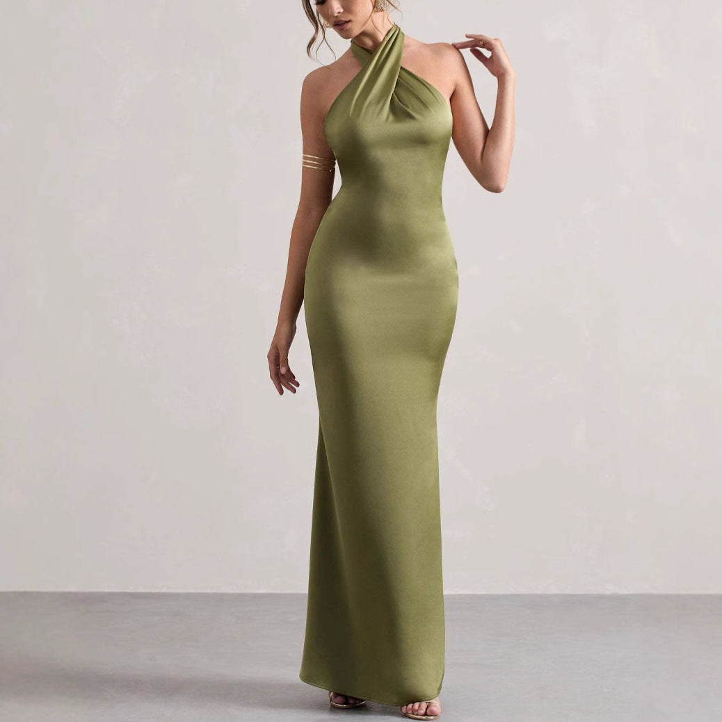 Dame Elegant aftenkjole med asymmetrisk halterneck og figursyet snit Stilla