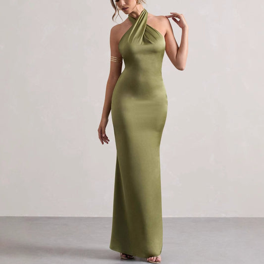 Dame Elegant aftenkjole med asymmetrisk halterneck og figursyet snit Stilla