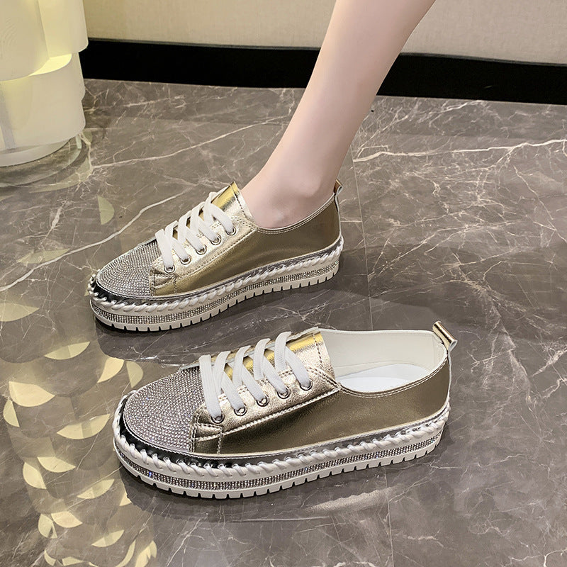 Dame mode Sneakers med funklende overmateriale og særpræget således design Stilla