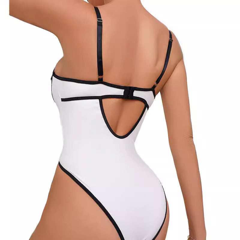 Dame designer bodysuit med kunstnerisk snit og fine detaljer Stilla