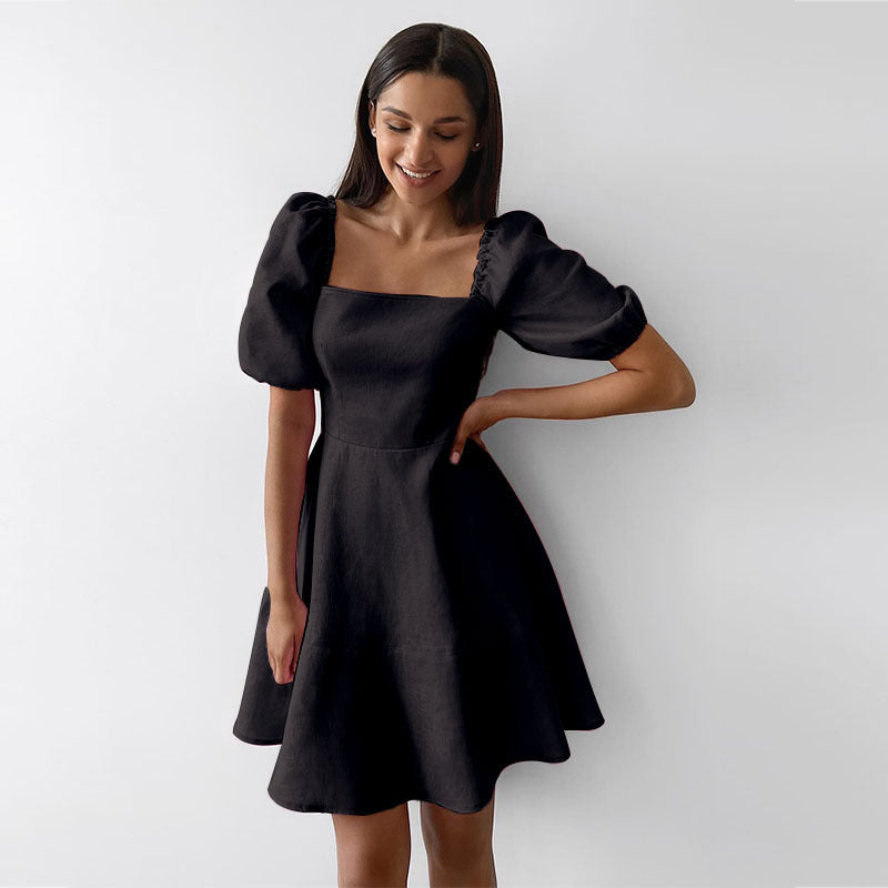 Dame A-linje mini kjole med voluminøse puffærmer og elegant udskæring Stilla