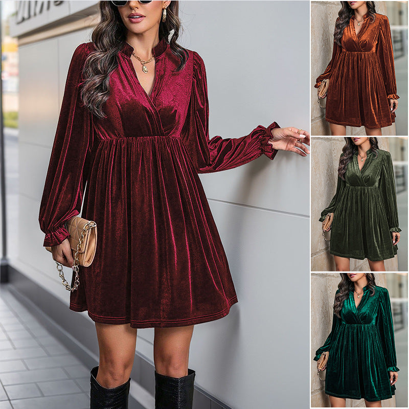 Dame elegant fløjlskjole med dyb V-udskæring og puffærmer Stilla