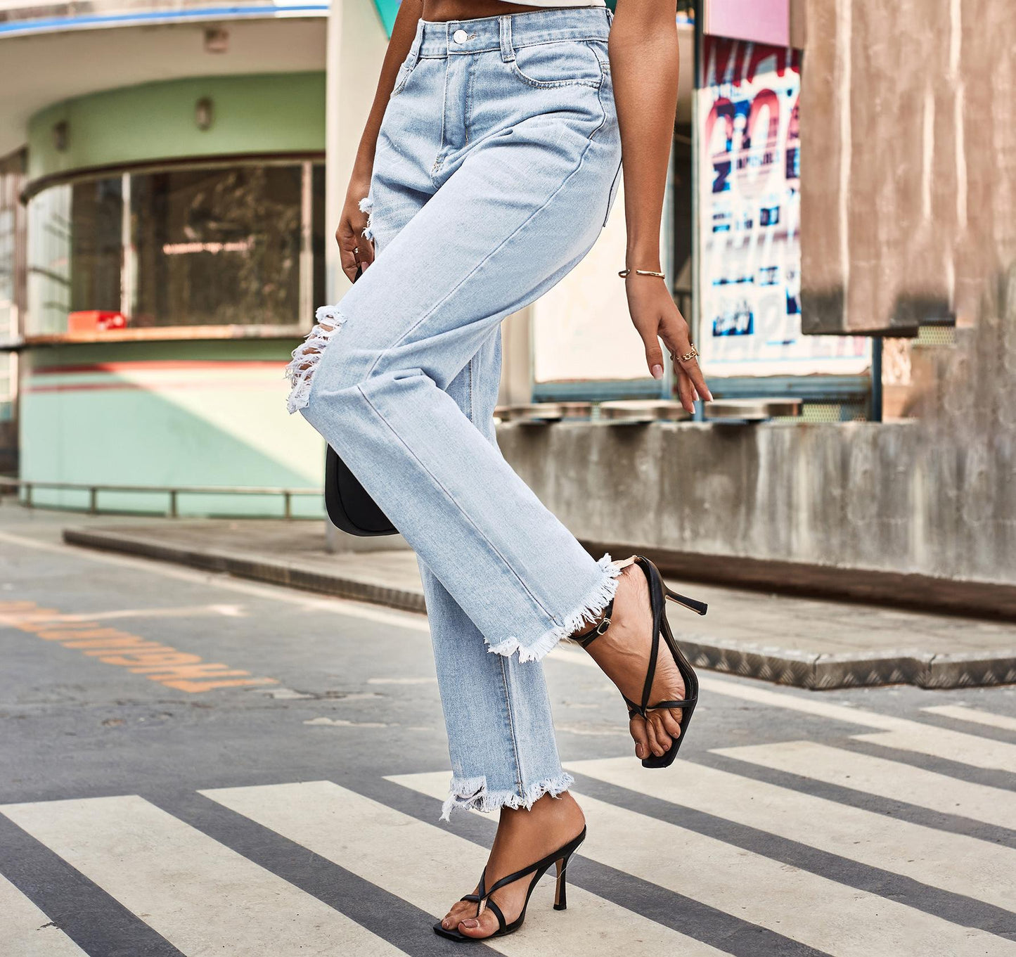 Dame Destroyed Jeans i moderne Boyfriend-snit med frynset detaljer Stilla